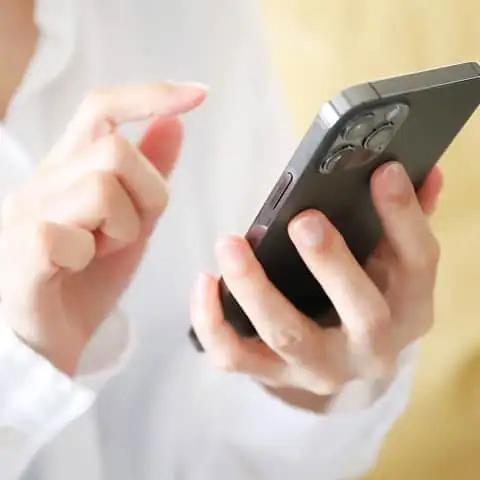 スマホ一つで簡単にお問い合わせ可能